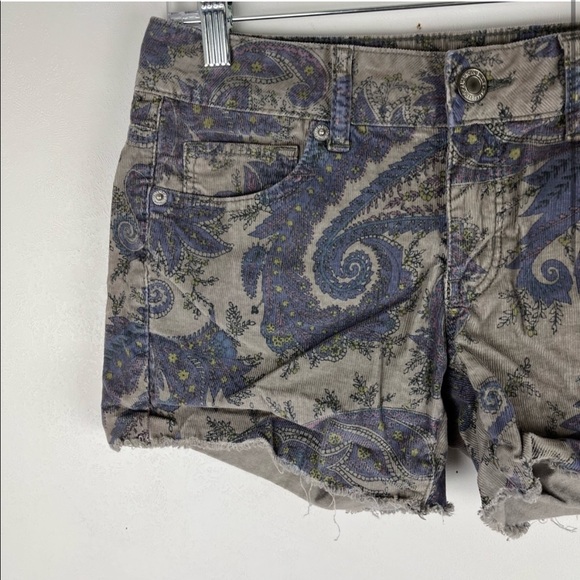 American Eagle Outfitters Paisley Print Corduroy Jean Shorts Stretch Size 6 - Picture 2 of 9